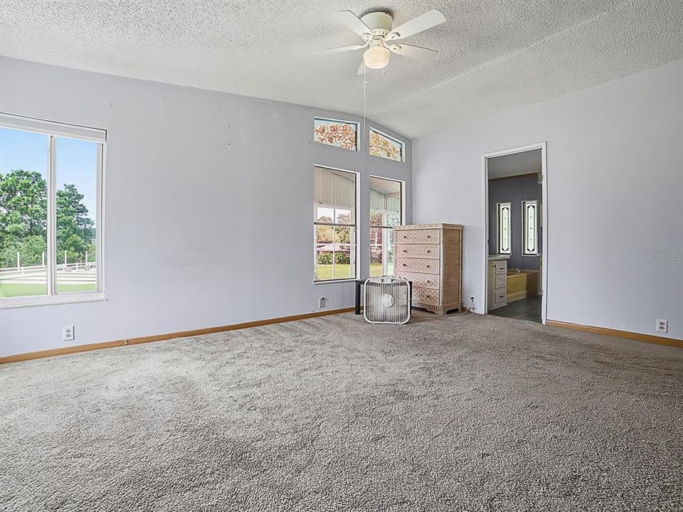 For Sale: $179,000 (2 beds, 2 baths, 1376 Square Feet)