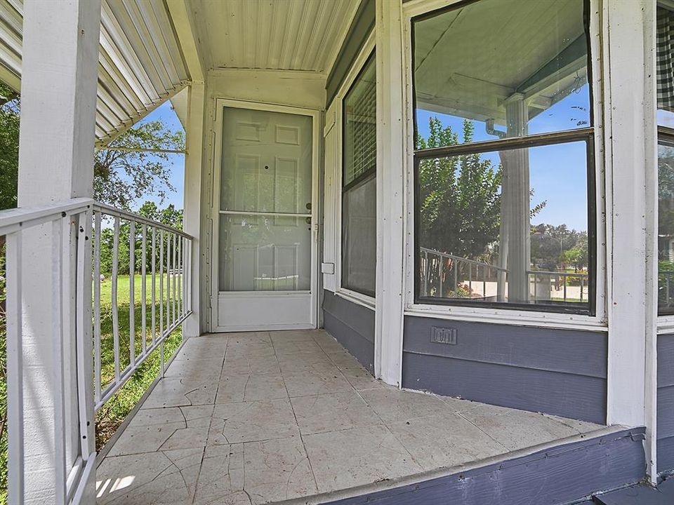 For Sale: $179,000 (2 beds, 2 baths, 1376 Square Feet)