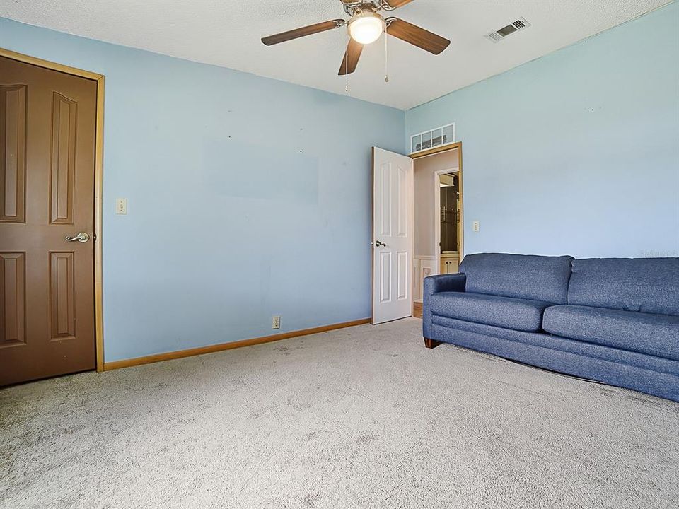 For Sale: $179,000 (2 beds, 2 baths, 1376 Square Feet)
