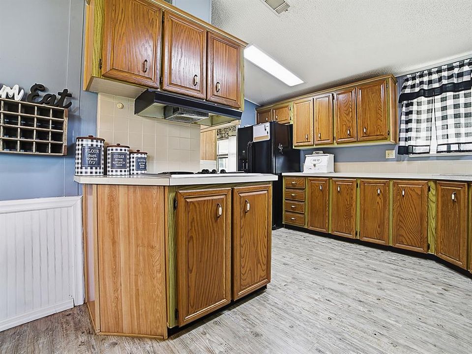 For Sale: $179,000 (2 beds, 2 baths, 1376 Square Feet)