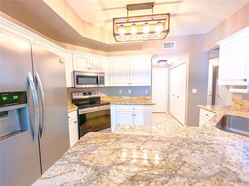 For Rent: $2,200 (3 beds, 2 baths, 1584 Square Feet)