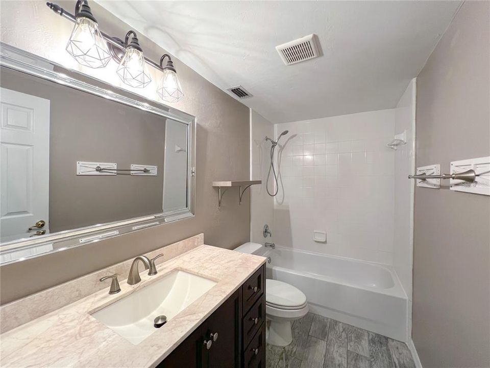 For Rent: $2,200 (3 beds, 2 baths, 1584 Square Feet)