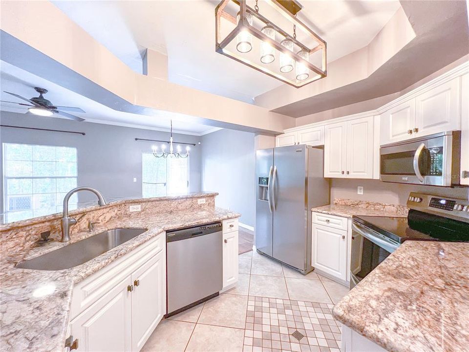 For Rent: $2,200 (3 beds, 2 baths, 1584 Square Feet)