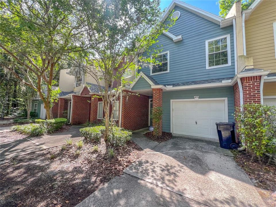 For Rent: $2,200 (3 beds, 2 baths, 1584 Square Feet)
