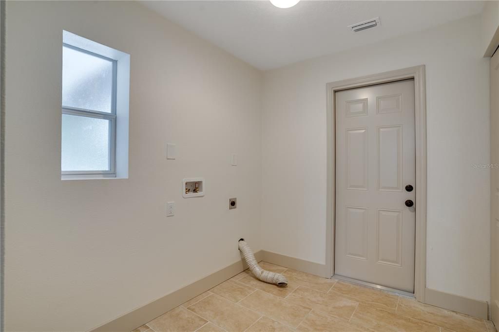 For Sale: $535,000 (3 beds, 2 baths, 2003 Square Feet)