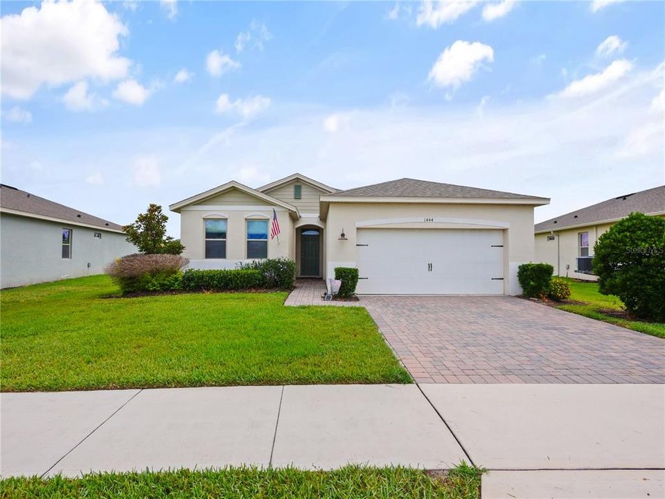 For Sale: $399,000 (3 beds, 2 baths, 1662 Square Feet)