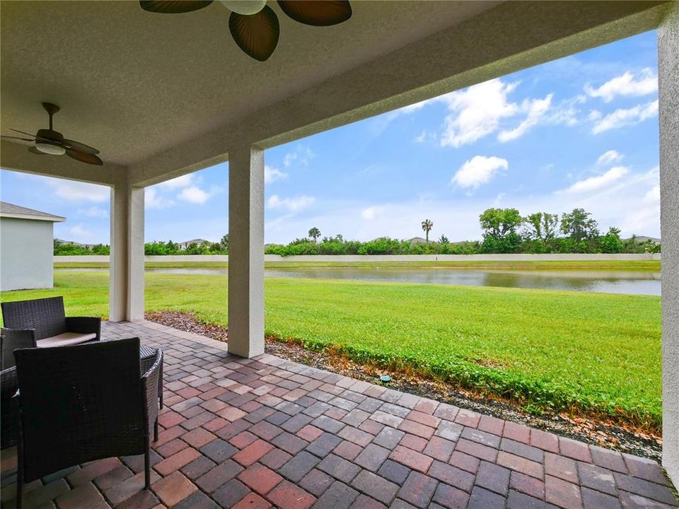 For Sale: $399,000 (3 beds, 2 baths, 1662 Square Feet)