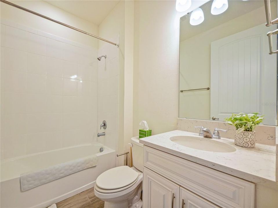 For Sale: $399,000 (3 beds, 2 baths, 1662 Square Feet)