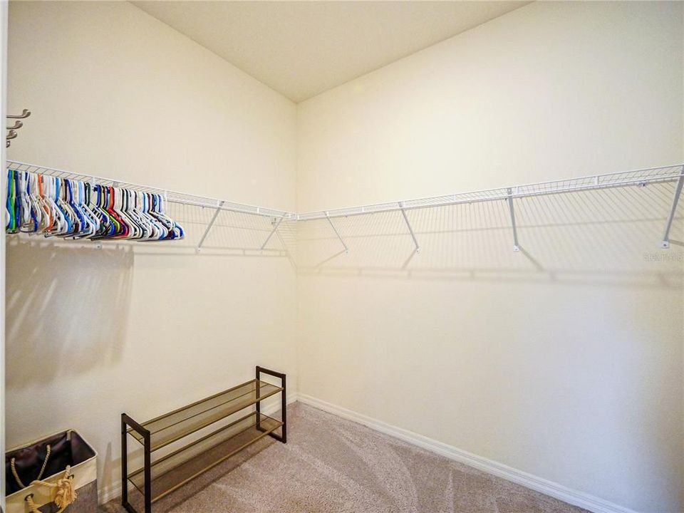 For Sale: $399,000 (3 beds, 2 baths, 1662 Square Feet)