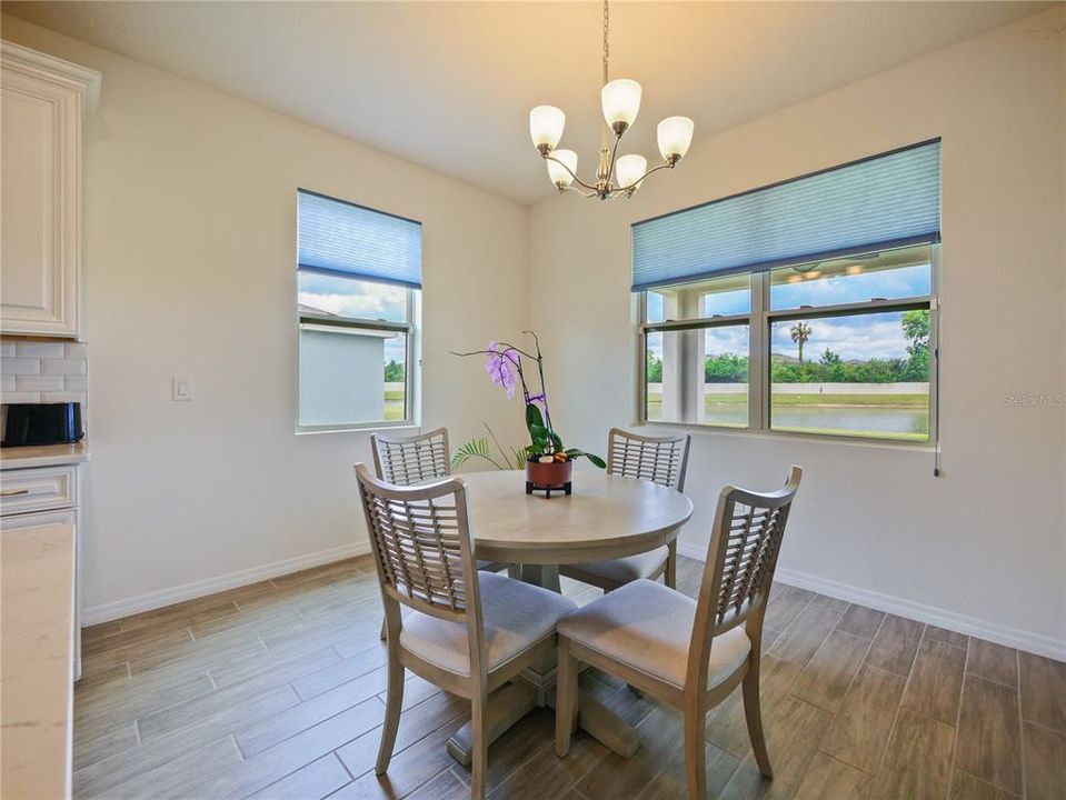 For Sale: $399,000 (3 beds, 2 baths, 1662 Square Feet)