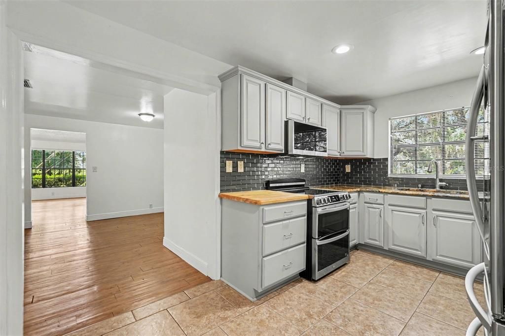 For Sale: $445,000 (3 beds, 2 baths, 1748 Square Feet)