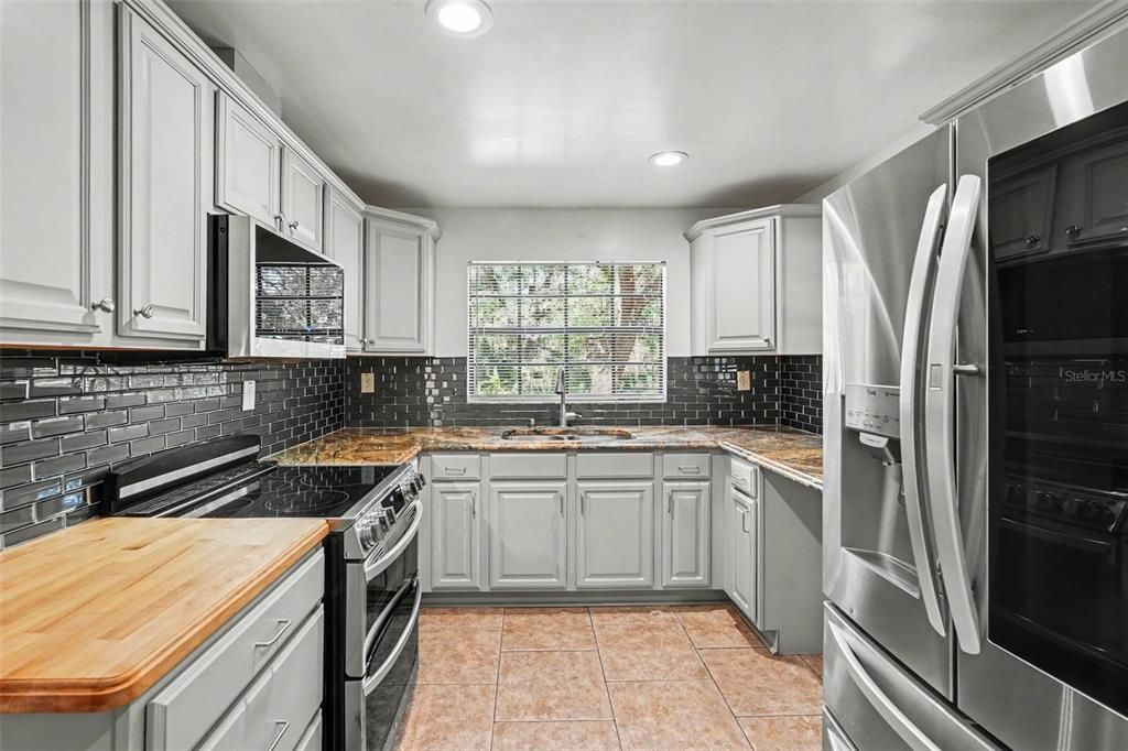For Sale: $445,000 (3 beds, 2 baths, 1748 Square Feet)