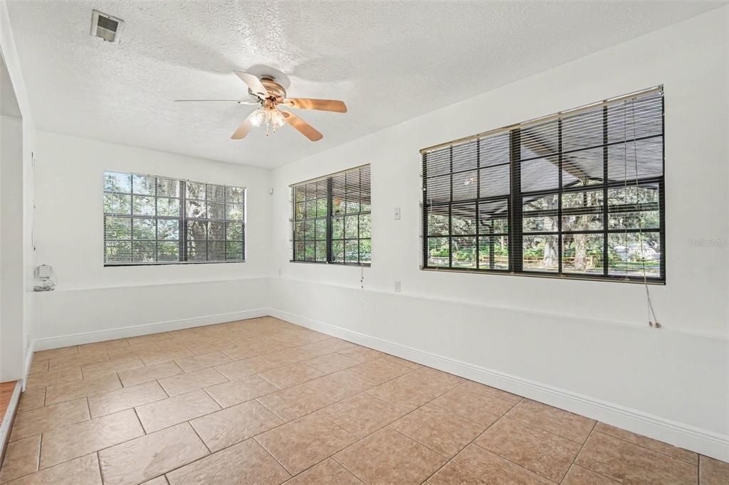 For Sale: $445,000 (3 beds, 2 baths, 1748 Square Feet)