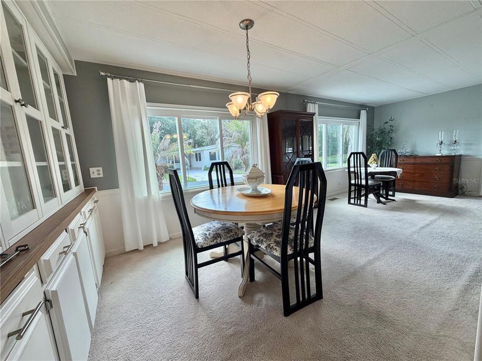 For Sale: $159,900 (2 beds, 2 baths, 1152 Square Feet)