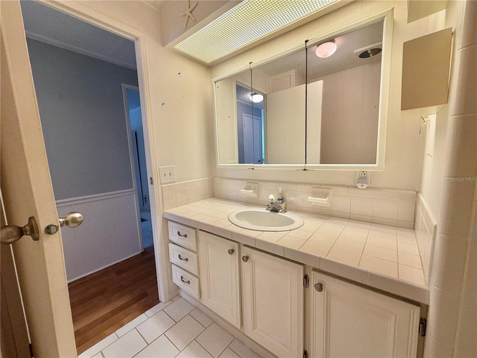 For Sale: $159,900 (2 beds, 2 baths, 1152 Square Feet)