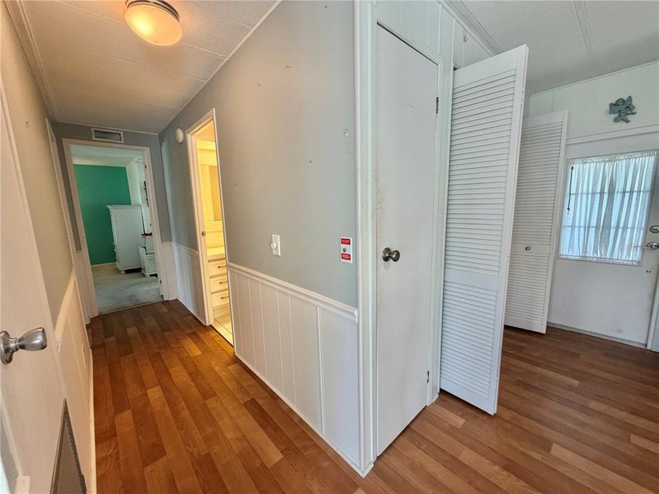For Sale: $159,900 (2 beds, 2 baths, 1152 Square Feet)