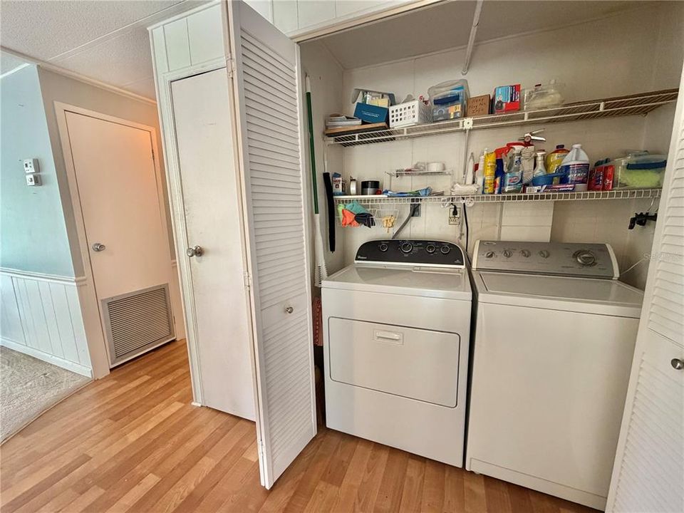 For Sale: $159,900 (2 beds, 2 baths, 1152 Square Feet)