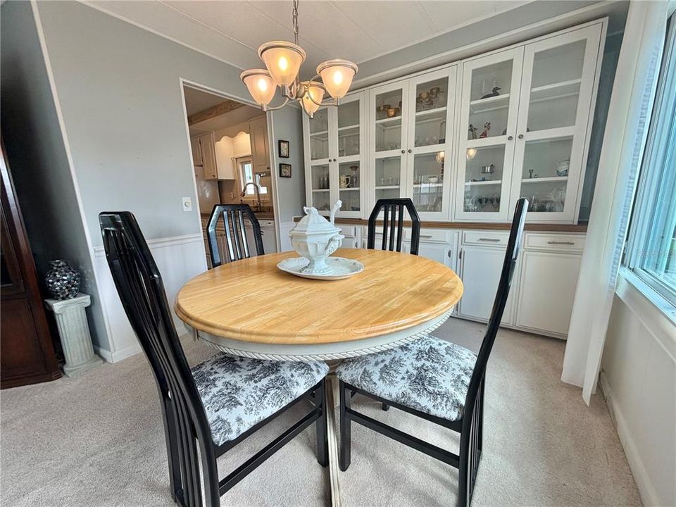 For Sale: $159,900 (2 beds, 2 baths, 1152 Square Feet)