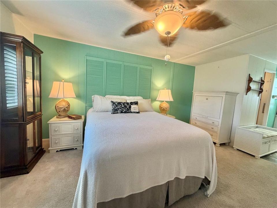 For Sale: $159,900 (2 beds, 2 baths, 1152 Square Feet)