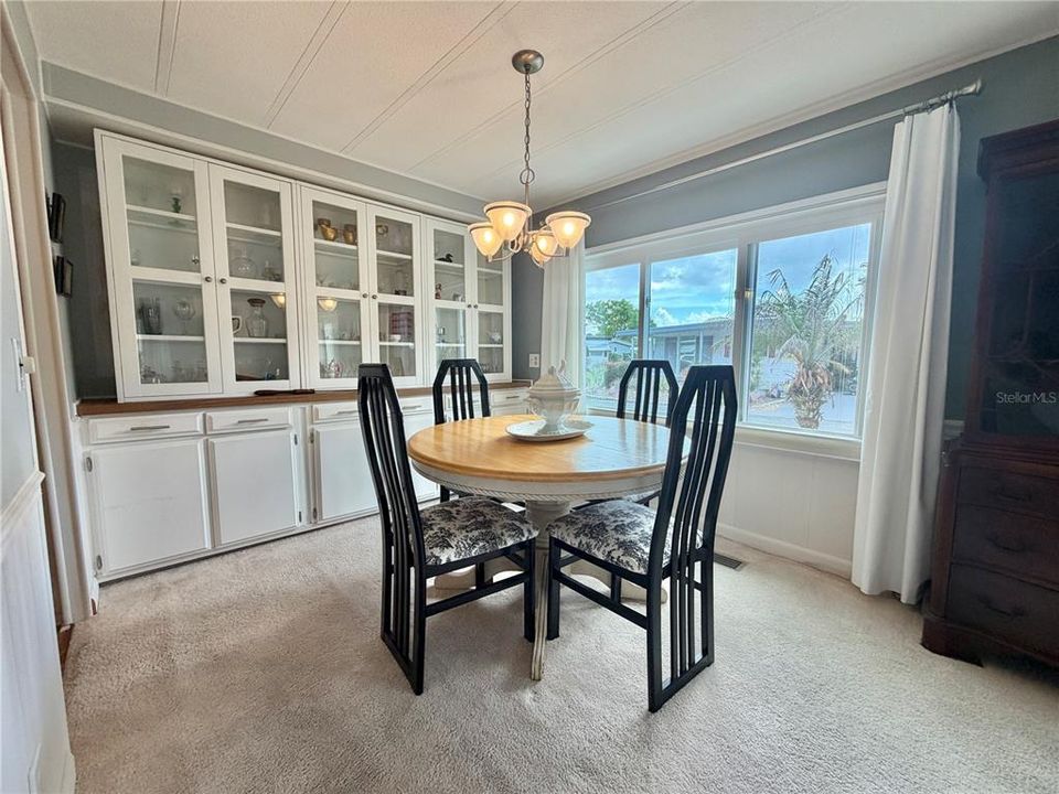 For Sale: $159,900 (2 beds, 2 baths, 1152 Square Feet)