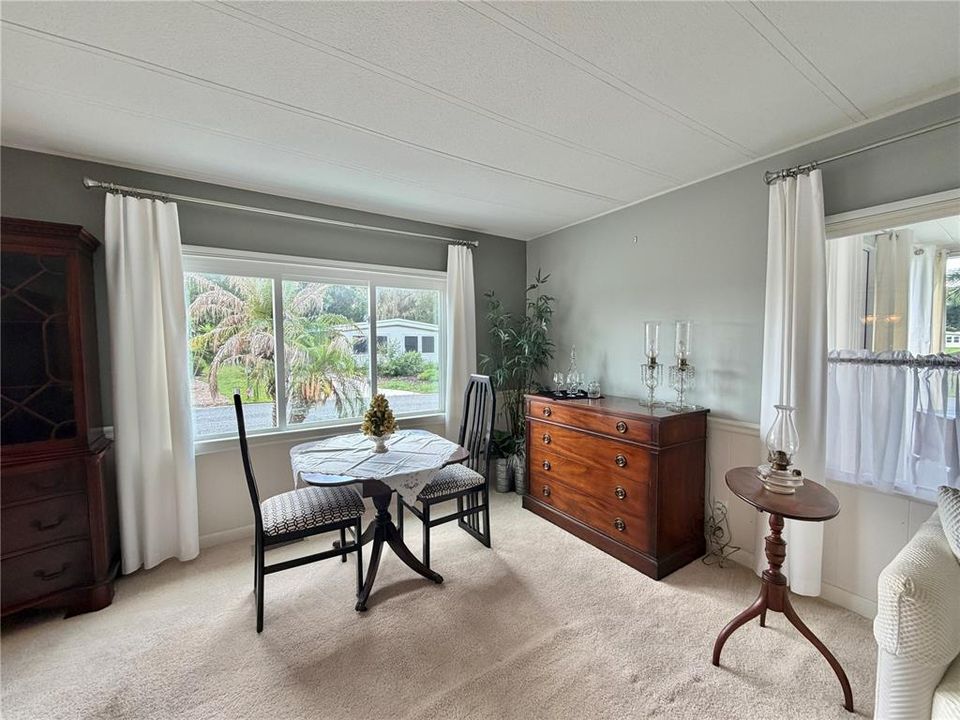 For Sale: $159,900 (2 beds, 2 baths, 1152 Square Feet)