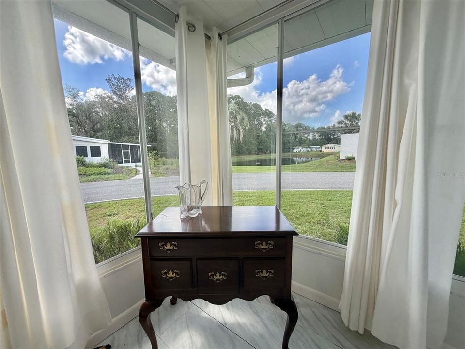 For Sale: $159,900 (2 beds, 2 baths, 1152 Square Feet)