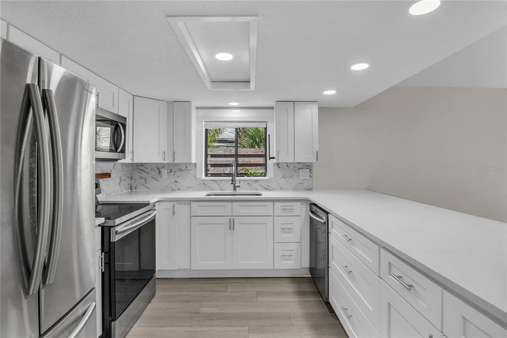 For Sale: $394,900 (2 beds, 2 baths, 1584 Square Feet)