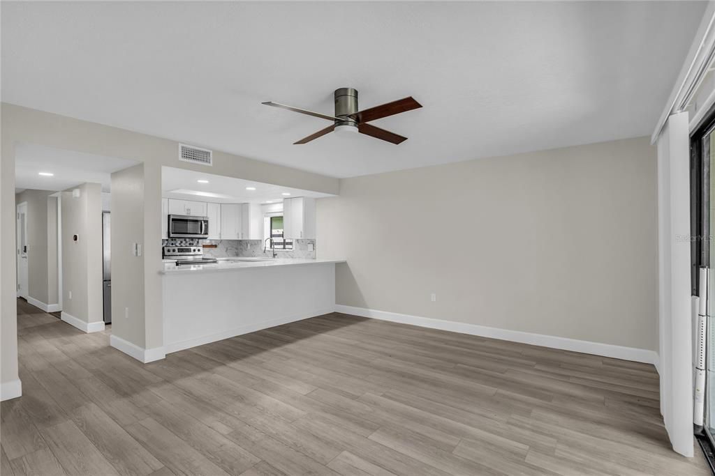 For Sale: $394,900 (2 beds, 2 baths, 1584 Square Feet)