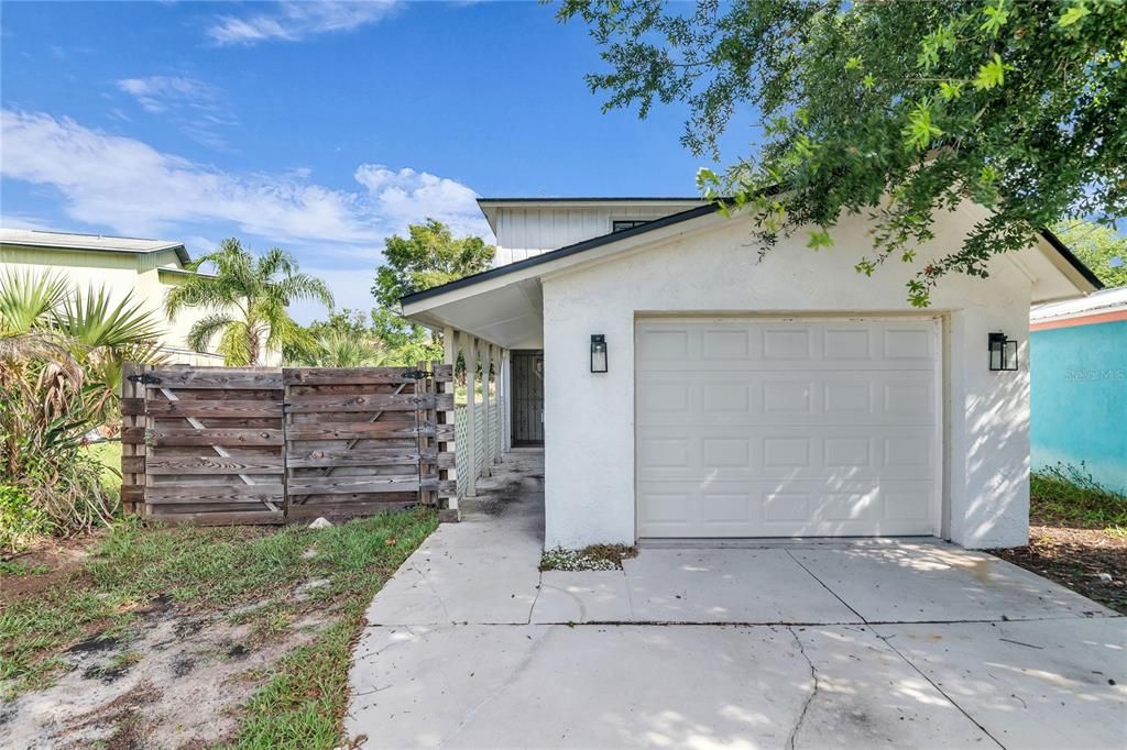 For Sale: $394,900 (2 beds, 2 baths, 1584 Square Feet)