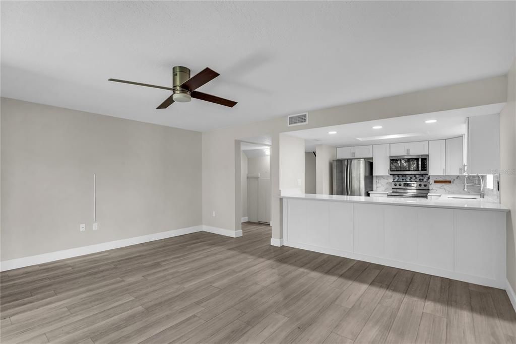 For Sale: $394,900 (2 beds, 2 baths, 1584 Square Feet)