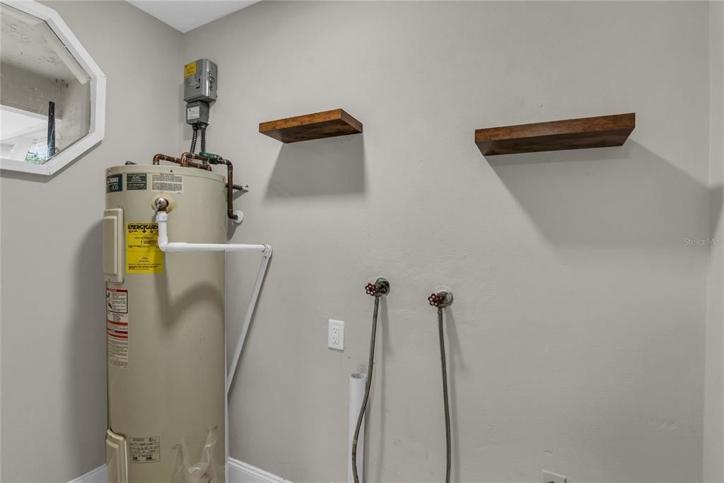 For Sale: $394,900 (2 beds, 2 baths, 1584 Square Feet)