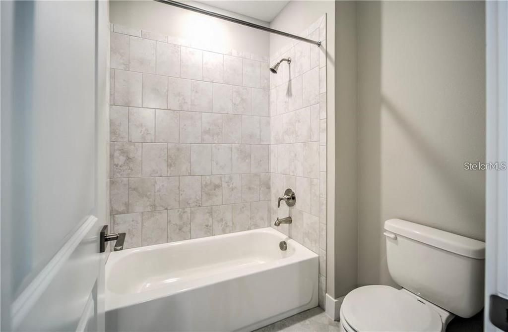 В аренду: $4,500 (4 спален, 3 ванн, 4389 Квадратных фут)