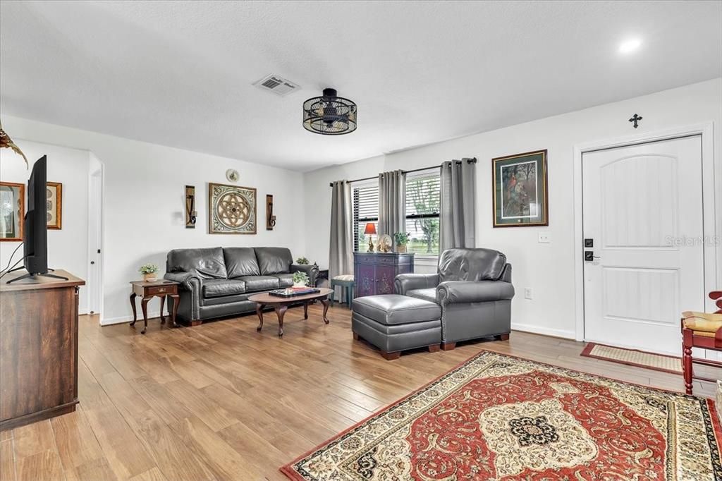 For Sale: $599,000 (3 beds, 2 baths, 1680 Square Feet)