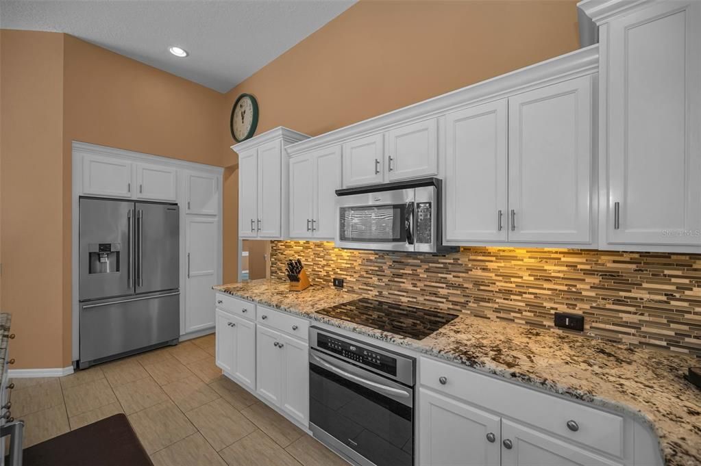 En Venta: $859,900 (4 camas, 3 baños, 2745 Pies cuadrados)