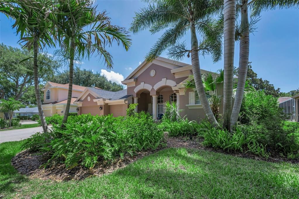 En Venta: $859,900 (4 camas, 3 baños, 2745 Pies cuadrados)