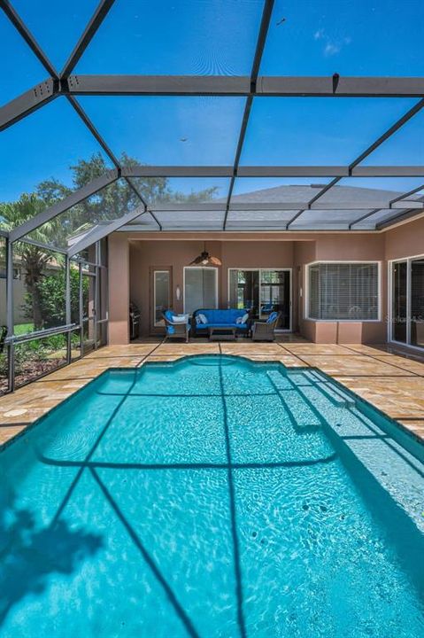 En Venta: $859,900 (4 camas, 3 baños, 2745 Pies cuadrados)
