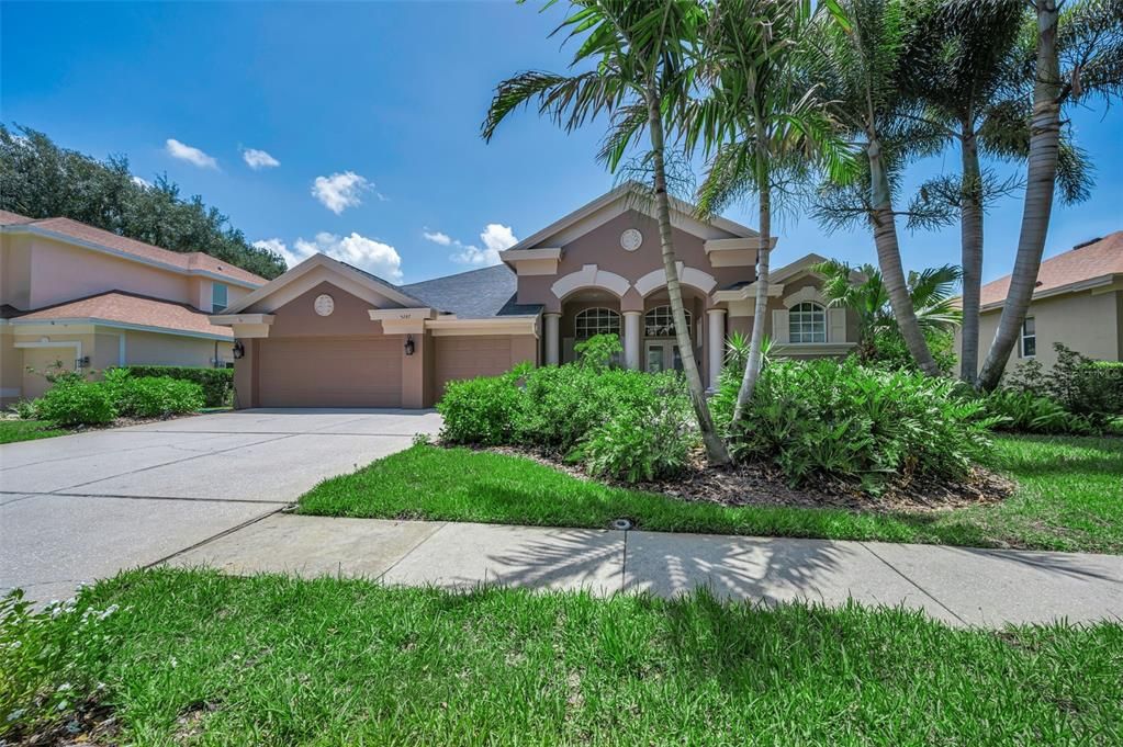 En Venta: $859,900 (4 camas, 3 baños, 2745 Pies cuadrados)