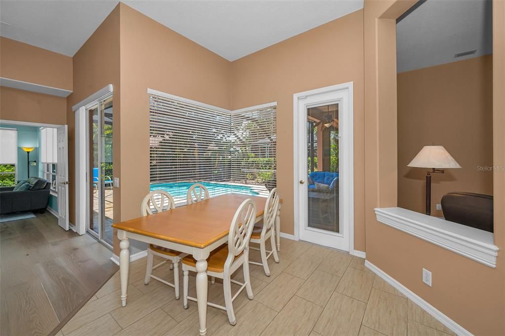En Venta: $859,900 (4 camas, 3 baños, 2745 Pies cuadrados)