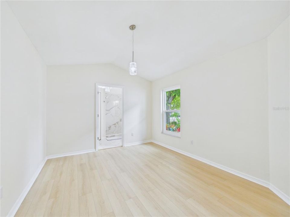 For Sale: $334,900 (4 beds, 2 baths, 1358 Square Feet)