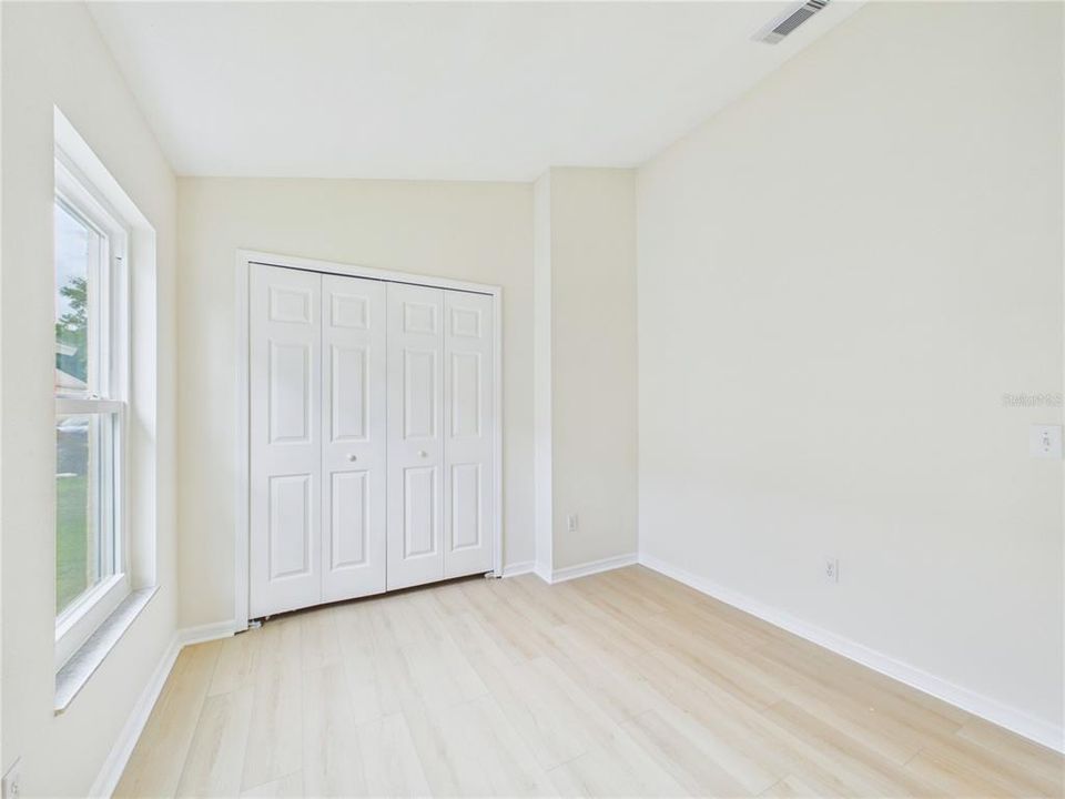 For Sale: $334,900 (4 beds, 2 baths, 1358 Square Feet)