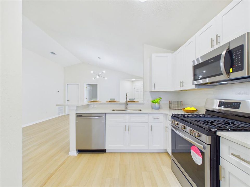 For Sale: $334,900 (4 beds, 2 baths, 1358 Square Feet)