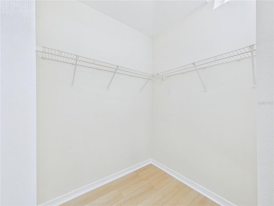 For Sale: $334,900 (4 beds, 2 baths, 1358 Square Feet)