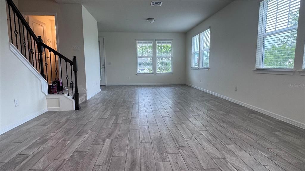 For Rent: $3,050 (3 beds, 2 baths, 1620 Square Feet)
