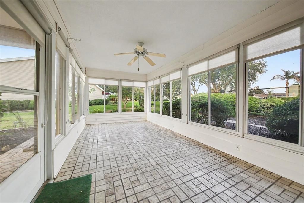 En Venta: $320,000 (2 camas, 2 baños, 2182 Pies cuadrados)