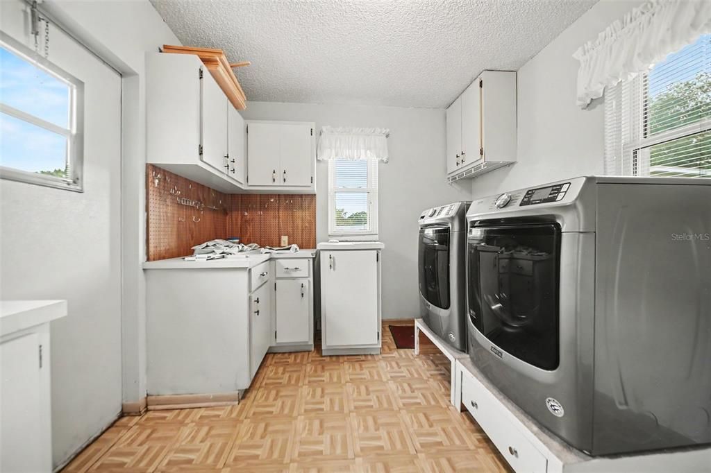 En Venta: $320,000 (2 camas, 2 baños, 2182 Pies cuadrados)