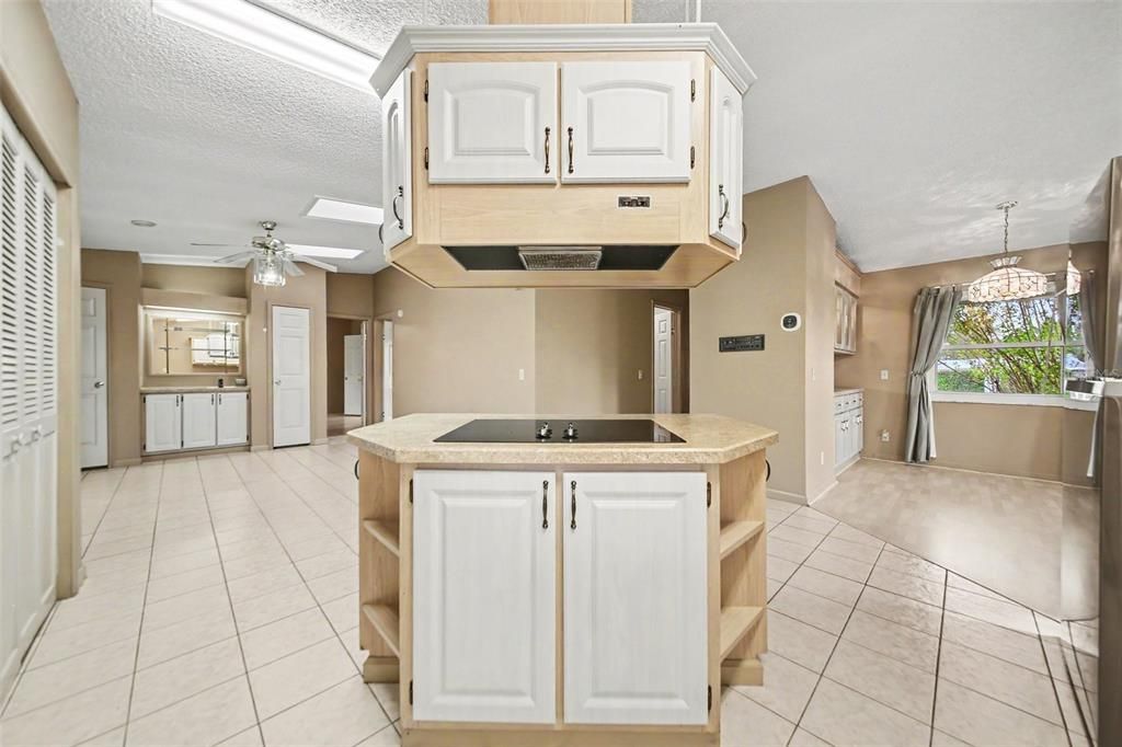 En Venta: $320,000 (2 camas, 2 baños, 2182 Pies cuadrados)