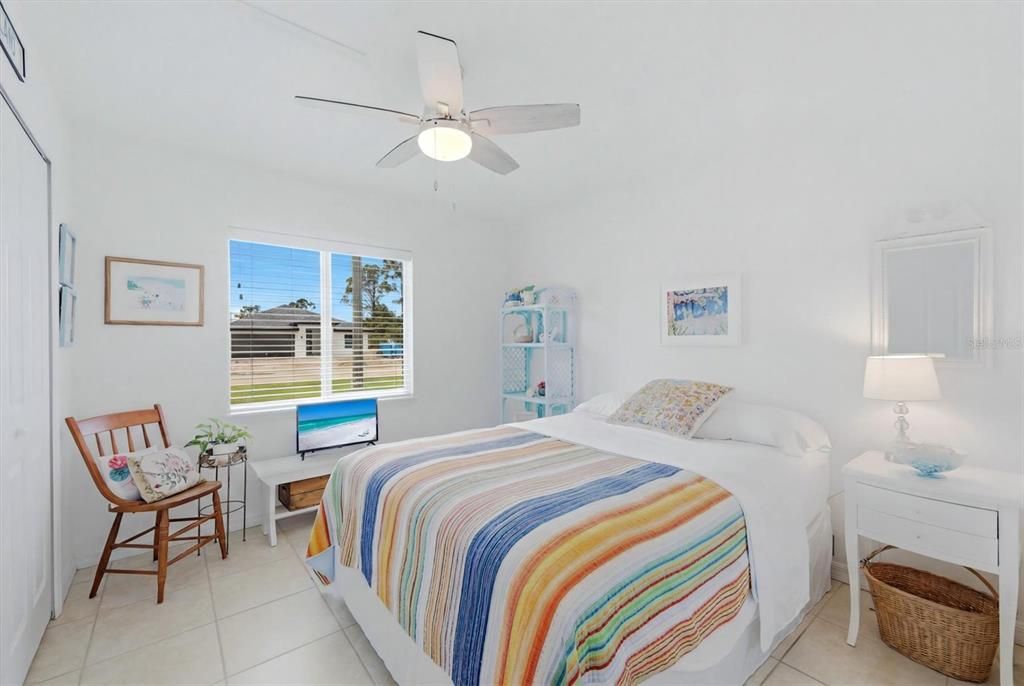 For Sale: $285,000 (3 beds, 2 baths, 1327 Square Feet)