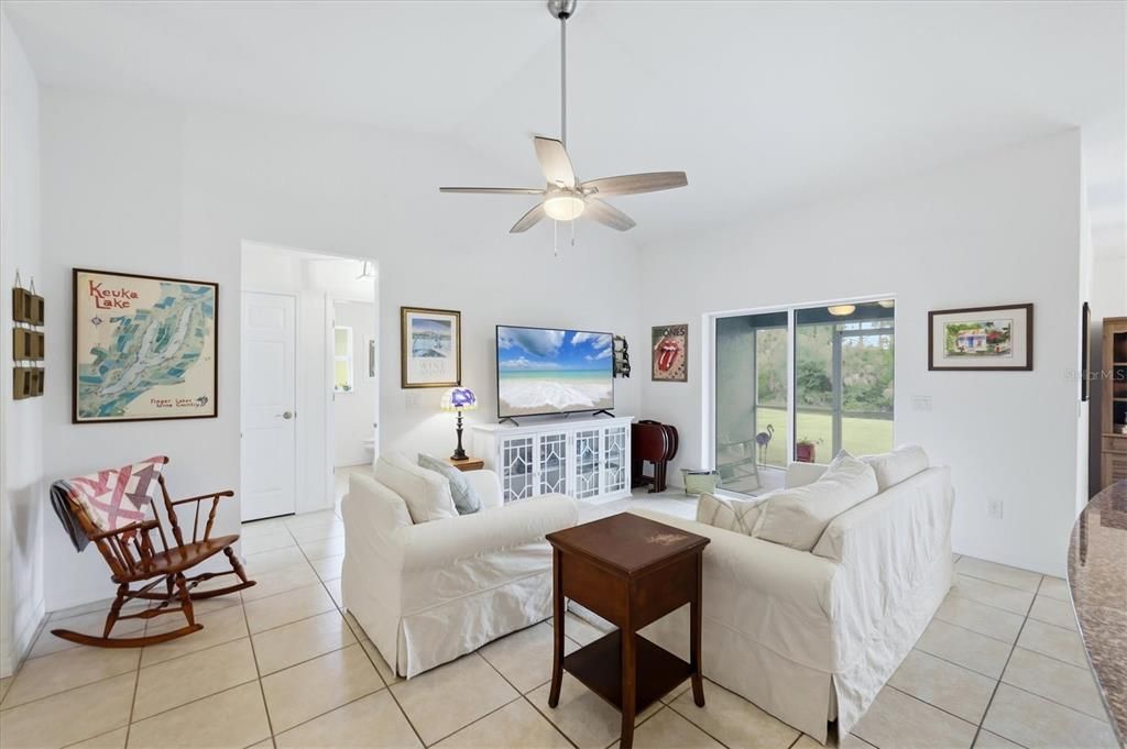 For Sale: $285,000 (3 beds, 2 baths, 1327 Square Feet)