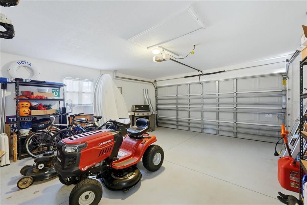 For Sale: $285,000 (3 beds, 2 baths, 1327 Square Feet)