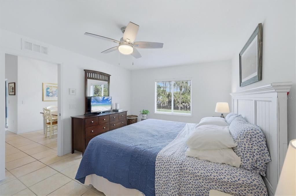 For Sale: $285,000 (3 beds, 2 baths, 1327 Square Feet)